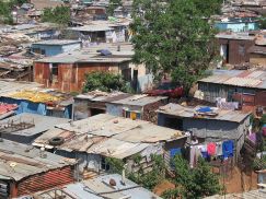 800px-Soweto_township